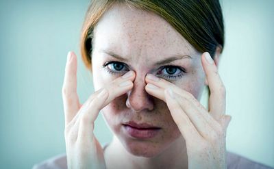 сильно болит голова когда двигаешь