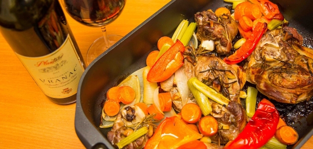 Баранина в духовке Баранина в духовке с овощами