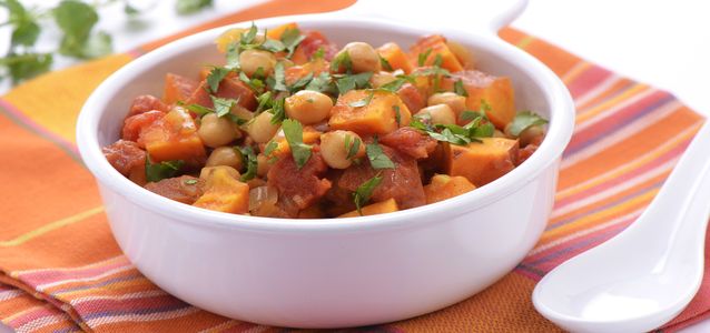 вкусный гуляш из курицы гуляш из курицы в соусе