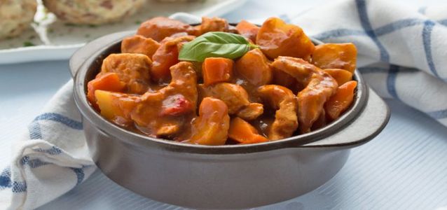 простой гуляш из курицы сливочный гуляш из курицы