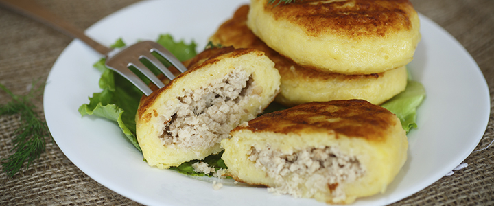 Картофельные зразы с соусом Картофельные зразы с фаршем