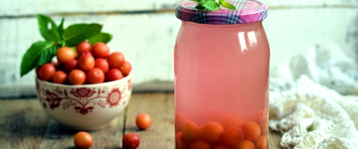 Компот из алычи Компот из алычи с вишней