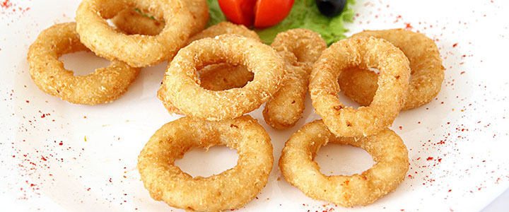 Луковые кольца в кляре с сухарями Луковые кольца в кляре