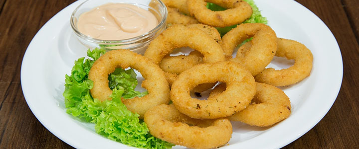 Луковые кольца в кляре без яиц Луковые кольца в кляре