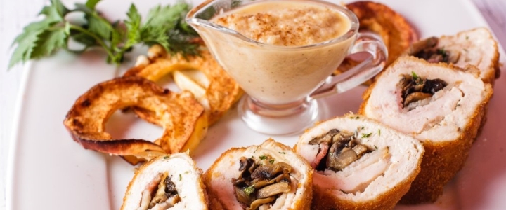 Мясной рулет из фарша с грибами мясной рулет из фарша из лаваша