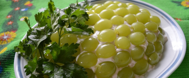 Салат Тиффани с виноградом Салат Тиффани с виноградом и курицей