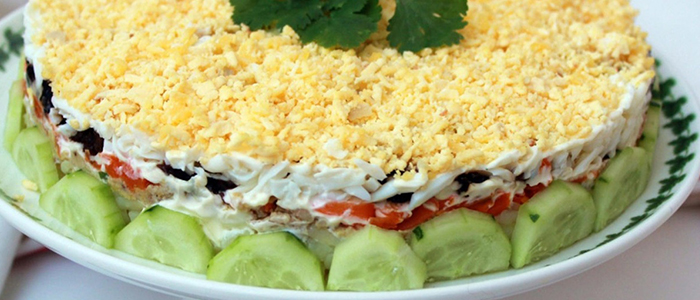 Салат с черносливом и курицей Салат с черносливом и грибами