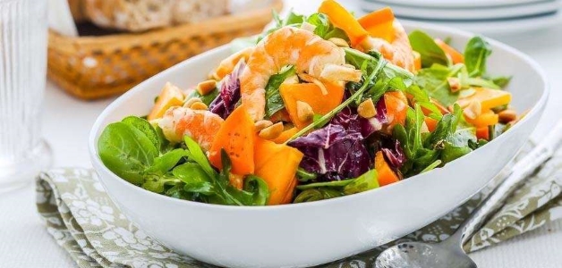Салат с хурмой и морепродуктами Салат с хурмой и авокадо