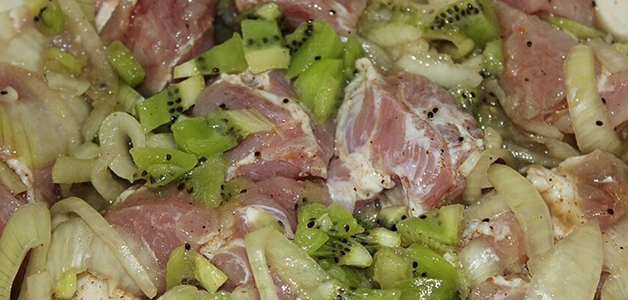 Шашлык из свинины с киви Шашлык с киви
