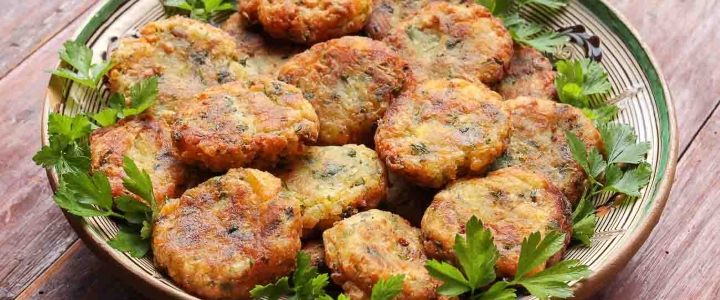 Свекольные котлеты с картошкой Свекольные котлеты с картофелем